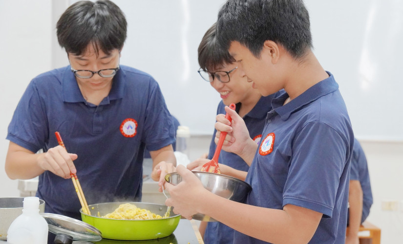 HỌC SINH JIS TÍCH CỰC CHUẨN BỊ CHO CUỘC THI JUNIOR MASTER CHEF