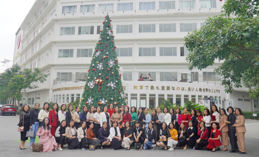  JIS ĐÓN ĐOÀN CÁN BỘ QUẢN LÝ CÁC TRƯỜNG MẦM NON TRÊN ĐỊA BÀN HÀ NỘI ĐẾN THĂM QUAN, HỌC HỎI