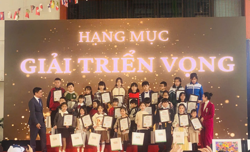 TÀI NĂNG JIS: HỌC SINH ĐẠT GIẢI TRONG CUỘC THI VẼ TRANH TOÀN QUỐC VỀ BẢO VỆ MÔI TRƯỜNG HỌC ĐƯỜNG