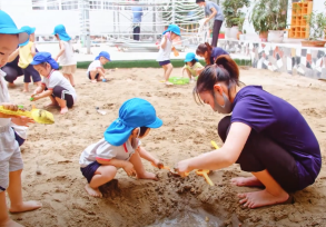 Bé nghịch cát - hoạt động đặc biệt chỉ có tại Mầm non JIS