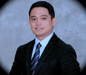 Thầy Teofanis Estorgio