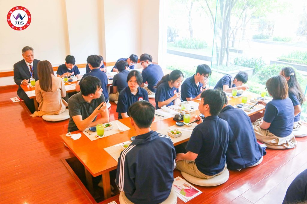 Học sinh JIS khám phá Ẩm thực Nhật Bản qua buổi học “Nghi thức bàn ăn” 
